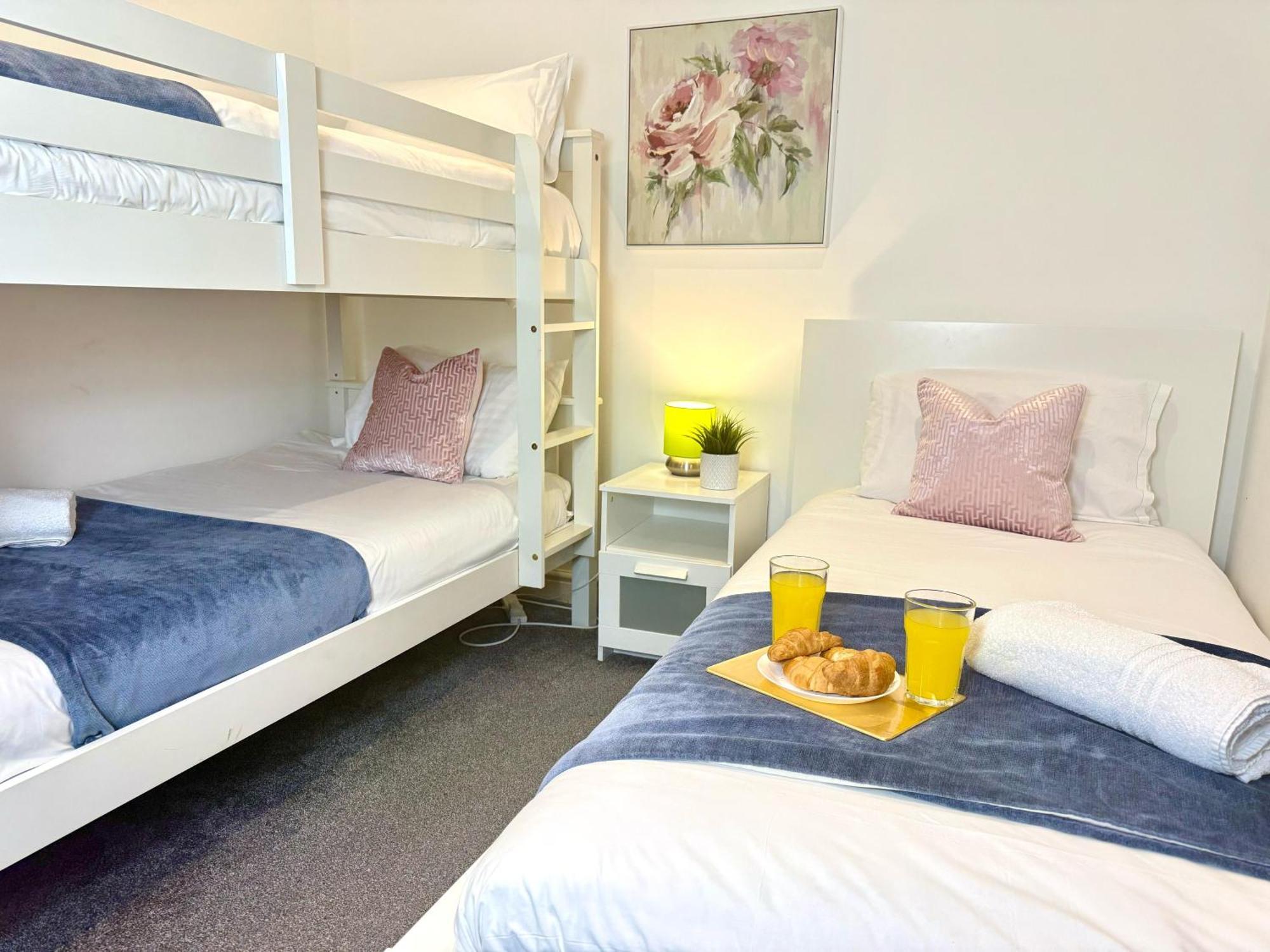 Evergreen Lodge - Two Bed Lux Flat - Parking, Garden, Patio, Wifi, Netflix - Close To Blenheim Palace & Oxford - F3 Kidlington Zewnętrze zdjęcie