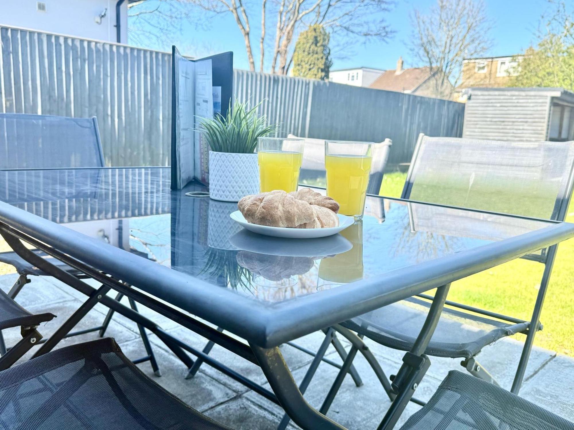 Evergreen Lodge - Two Bed Lux Flat - Parking, Garden, Patio, Wifi, Netflix - Close To Blenheim Palace & Oxford - F3 Kidlington Zewnętrze zdjęcie