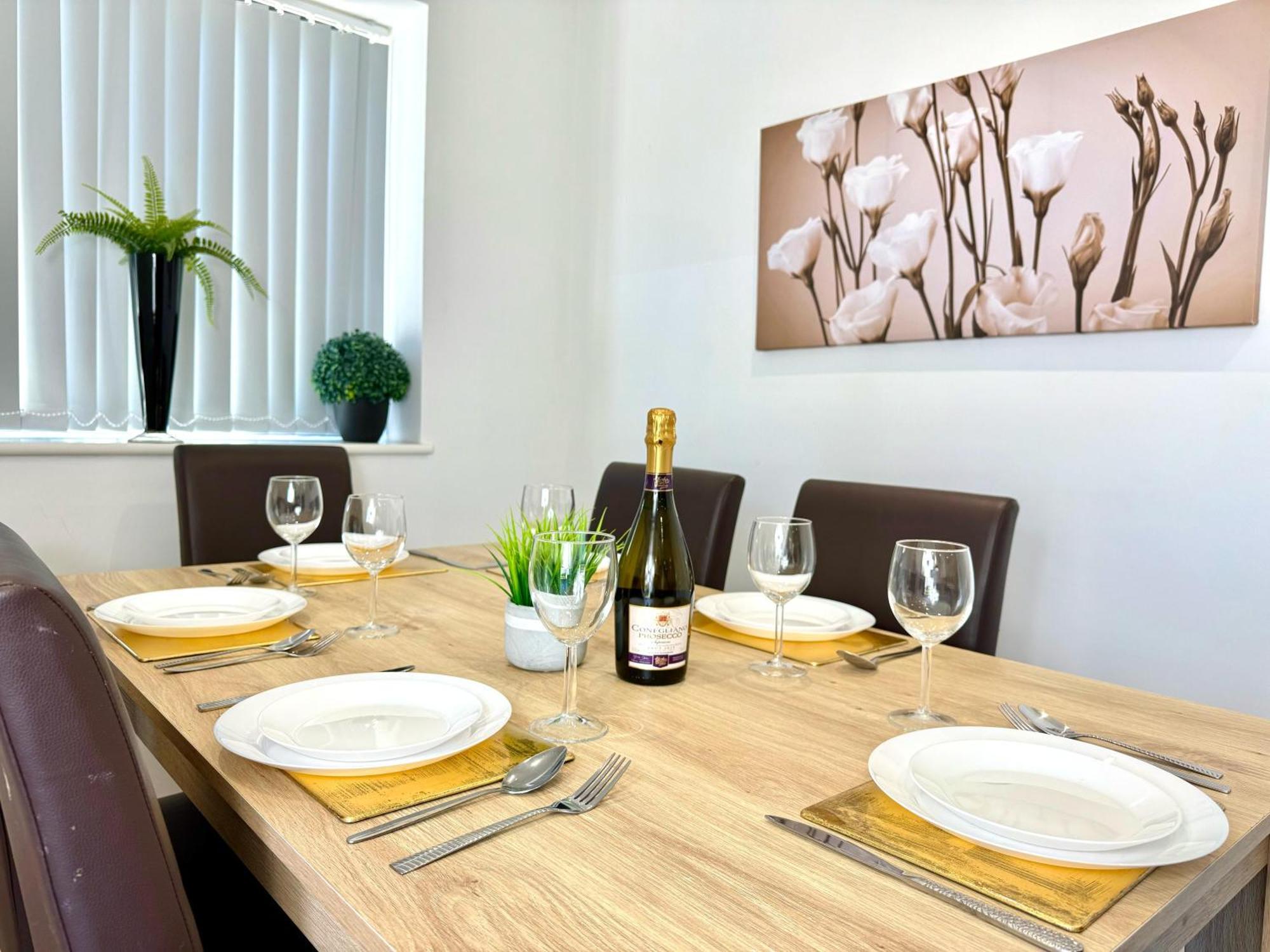 Evergreen Lodge - Two Bed Lux Flat - Parking, Garden, Patio, Wifi, Netflix - Close To Blenheim Palace & Oxford - F3 Kidlington Zewnętrze zdjęcie